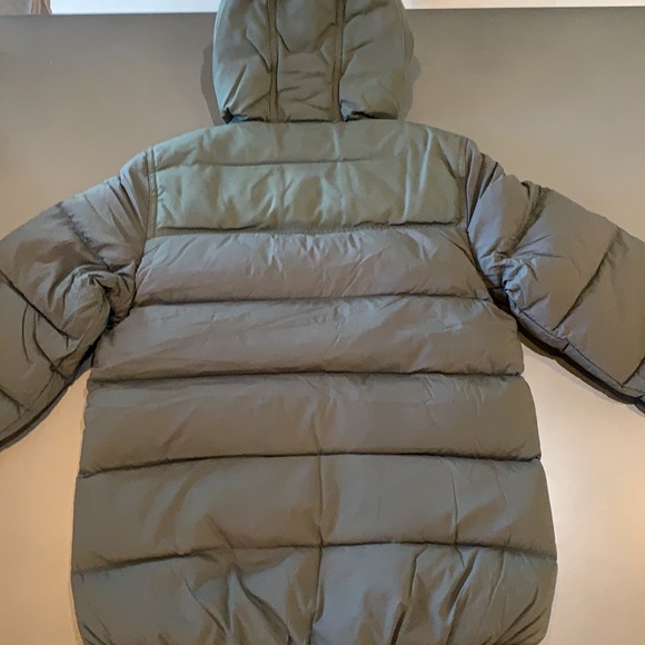 C.C. Filson Women’s Featherweight Down Jacket, OtterGreen, NEW Filson Coat - Picture 2 of 5